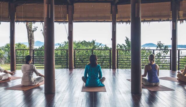 group-meditation-retreat